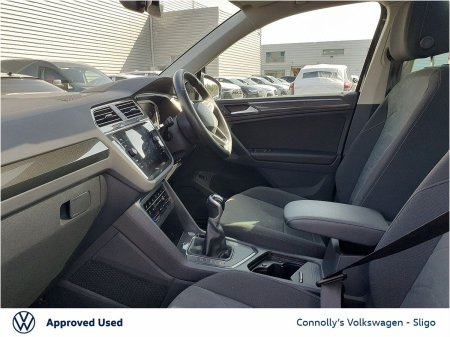 2023 Volkswagen Tiguan - photo 3