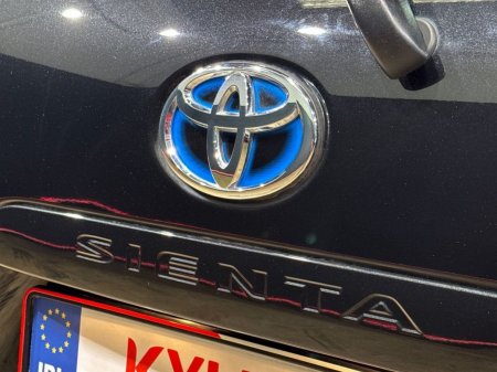 2017 Toyota Sienta - photo 12