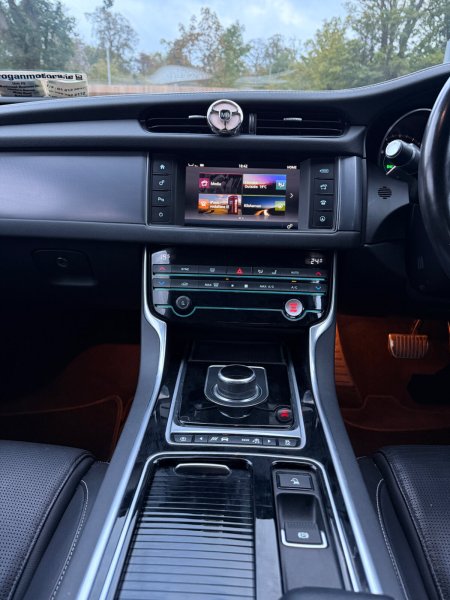 2018 Jaguar XF - photo 28