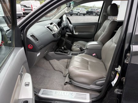 2013 Toyota Hilux - photo 2
