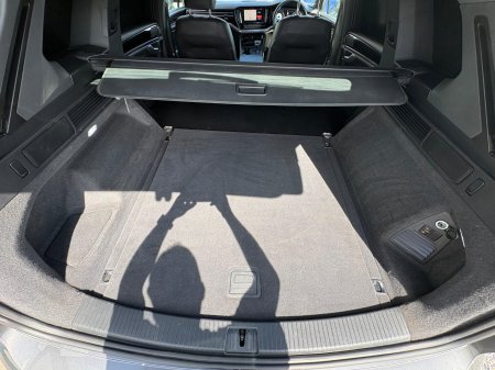 2023 Volkswagen Touareg - photo 5