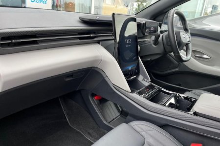 2025 Ford Capri - photo 18