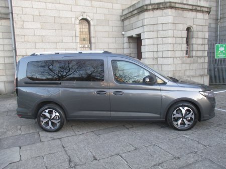 2026 Ford Tourneo Connect - photo 2
