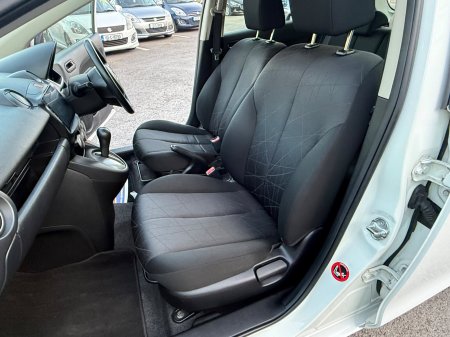 2015 Mazda Demio - photo 15