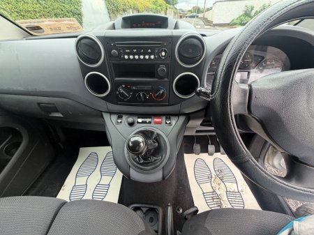2017 Peugeot Partner - photo 17