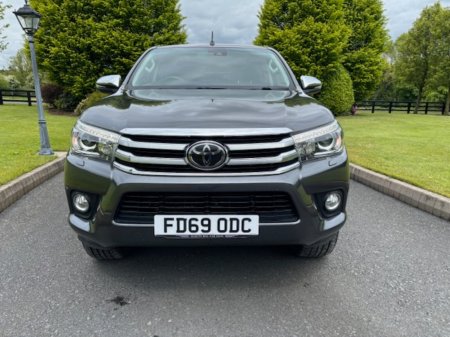 2020 Toyota Hilux - photo 2