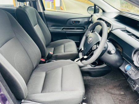 2019 Toyota Aqua - photo 19