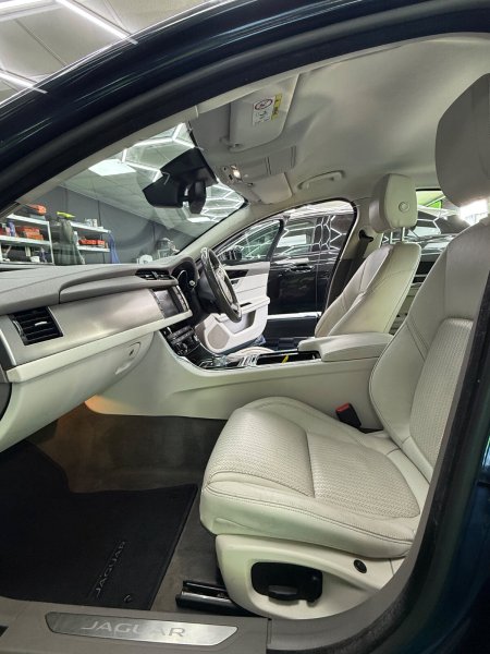 2016 Jaguar XF - photo 15