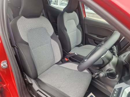 2025 Renault Clio - photo 17
