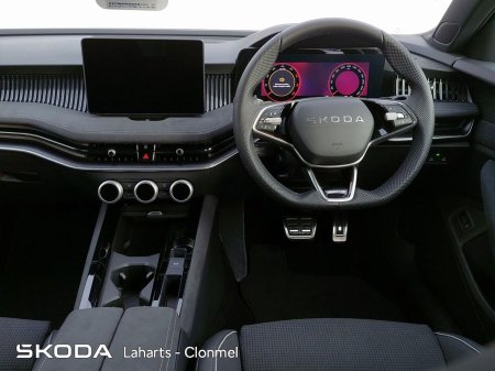2026 Skoda Superb - photo 2