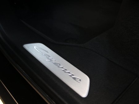 2025 Porsche Cayenne - photo 22