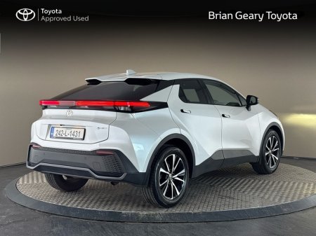 2024 Toyota C-HR - photo 2