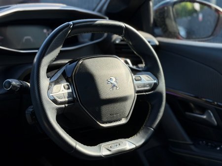 2021 Peugeot 208 - photo 12