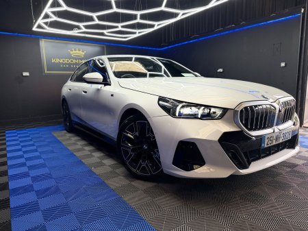 2025 BMW 5-Series - photo 2