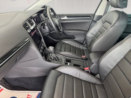 2020 Volkswagen Golf - photo 17
