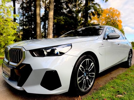 2024 BMW 5-Series 530e M Sport