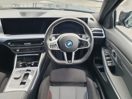 2025 BMW 3-Series - photo 5