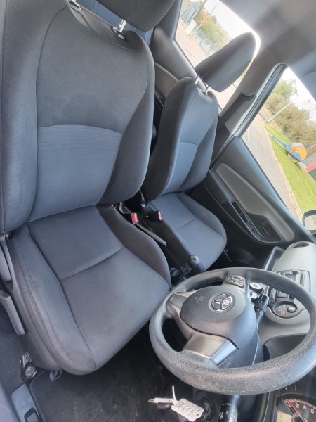 2015 Toyota Yaris - photo 15