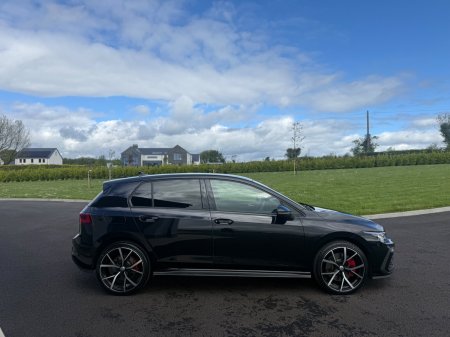 2023 Volkswagen Golf - photo 2