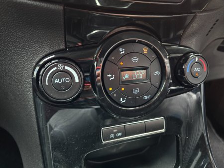 2015 Ford Fiesta - photo 15