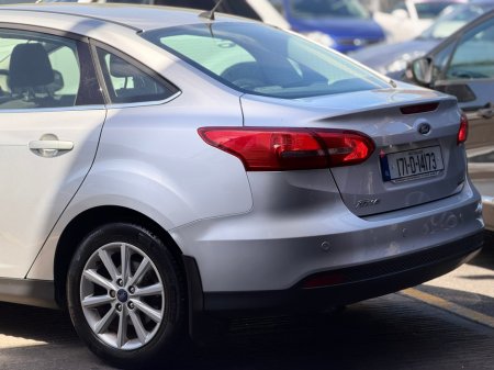 2017 Ford Focus - photo 19