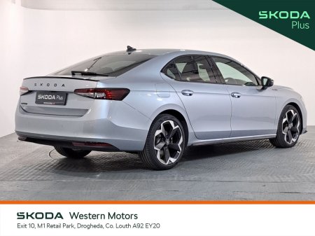 2026 Skoda Superb - photo 3