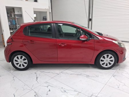 2016 Peugeot 208 - photo 2