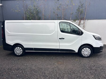 2023 Renault Trafic - photo 2