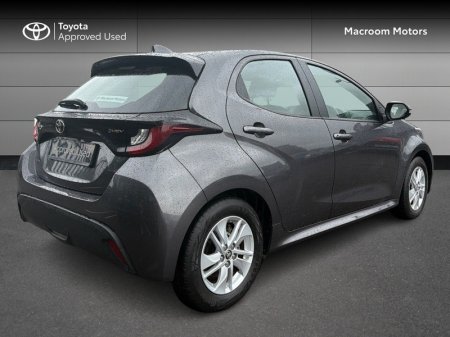 2024 Toyota Yaris - photo 2