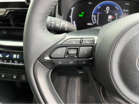 2025 Toyota Yaris Cross - photo 21