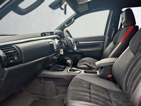 2024 Toyota Hilux - photo 6