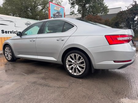 2020 Skoda Superb - photo 4