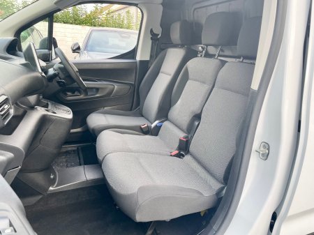2022 Peugeot Partner - photo 24