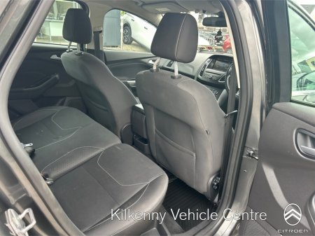 2016 Ford Focus - photo 21