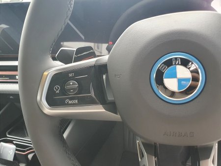 2026 BMW 5-Series - photo 17