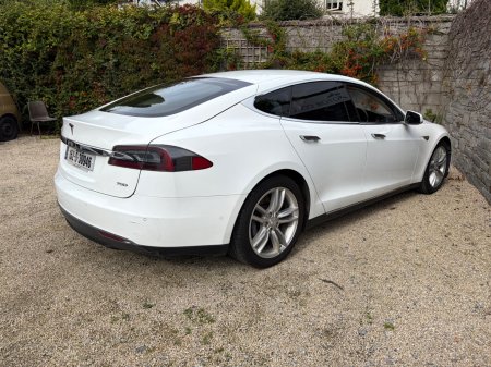 2015 Tesla Model S - photo 12