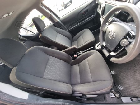 2020 Toyota Aqua - photo 11