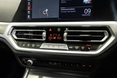 2022 BMW 3-Series - photo 22