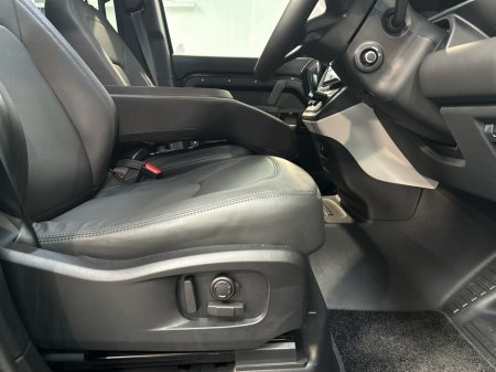2026 Land Rover Defender - photo 27