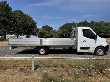2021 Nissan NV400