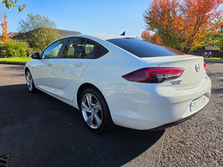 2020 Opel Insignia - photo 8