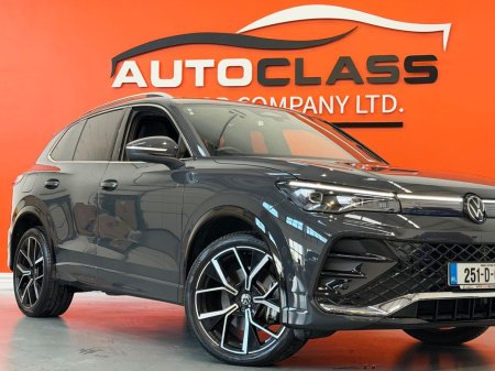 2025 Volkswagen Tiguan - photo 2