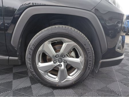 2019 Toyota RAV4 - photo 3