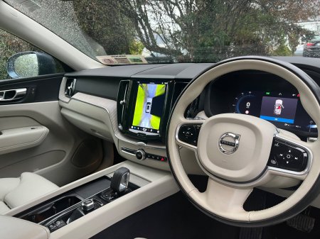 2022 Volvo XC60 - photo 3