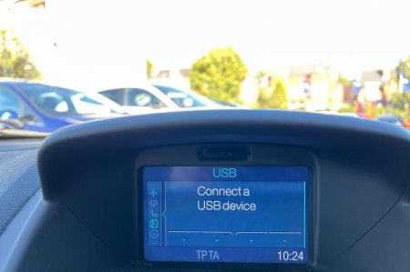 2017 Ford Fiesta - photo 28