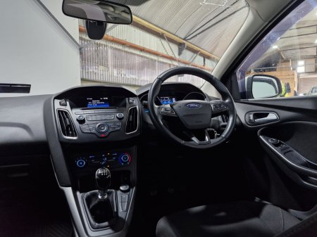 2017 Ford Focus - photo 35