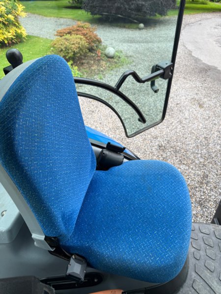 2008 New Holland T6080 - photo 20