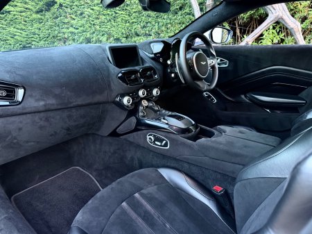 2020 Aston Martin Vantage - photo 19