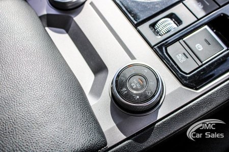 2020 Volkswagen Touareg - photo 28