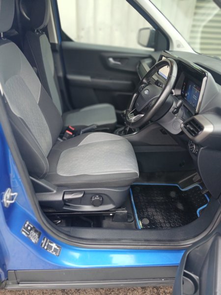 2025 Ford Transit - photo 8